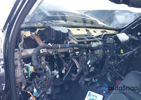 2022 Ram 1500 Limited 4X4 5'7 Box from USA, damaged, VIN 1C6SRFHT1NN144917